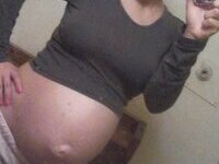 Preggo amateur wife making selfies