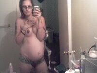 Preggo amateur wife making selfies