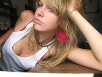 Cute young amateur GF NN pics