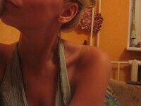 Cute young amateur GF NN pics