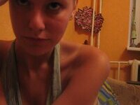 Cute young amateur GF NN pics