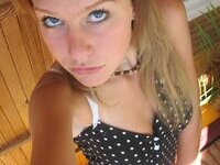 Cute young amateur GF NN pics