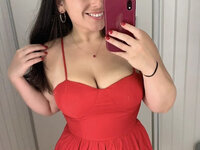 31yo new influencer Kelly goes wild