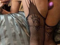Average MILF loves posing for husband