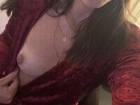 Average MILF loves posing for husband