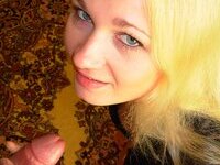 Blonde eastern European girlfriend homemade photo shooting