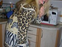 Blonde eastern European girlfriend homemade photo shooting