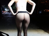 Exhibitionist wife Mia