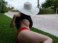 Exhibitionist wife Mia