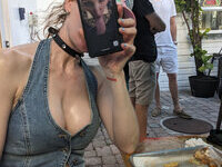 Exhibitionist wife Mia
