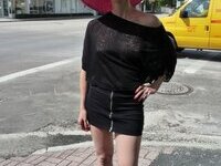 Exhibitionist wife Mia