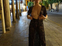 Exhibitionist wife Mia