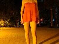 Exhibitionist wife Mia