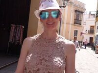 Exhibitionist wife Mia