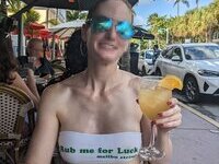 Exhibitionist wife Mia