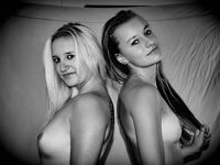 Hot college girlfriend posing naked for bf with friend