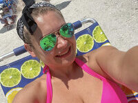 37yo mom of two Anna Leigh