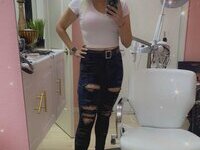 37yo mom of two Anna Leigh