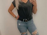 37yo mom of two Anna Leigh