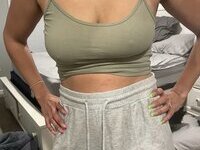 37yo mom of two Anna Leigh