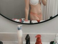 37yo mom of two Anna Leigh