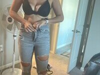 37yo mom of two Anna Leigh