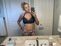 37yo mom of two Anna Leigh