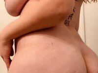American busty selfie girl