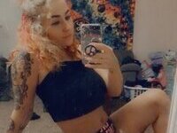 American busty selfie girl