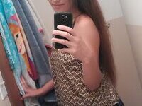 American soccer mom shared hot selfies