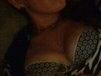 American soccer mom shared hot selfies