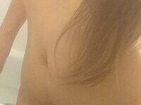 American soccer mom shared hot selfies
