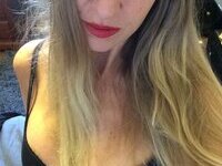 Horny selfie MILF