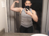 Muscled bisexual tomboy