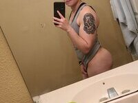 Muscled bisexual tomboy