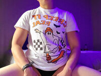 Muscled bisexual tomboy