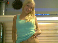 Stunning blonde girlfriend home selfies