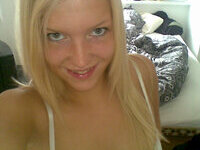 Stunning blonde girlfriend home selfies