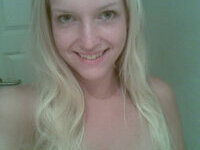 Stunning blonde girlfriend home selfies