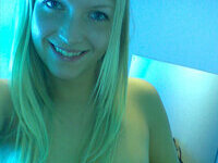 Stunning blonde girlfriend home selfies
