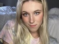 Innocent blonde Kyra