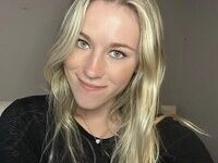 Innocent blonde Kyra