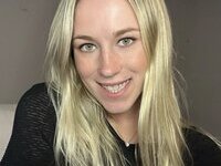 Innocent blonde Kyra