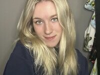 Innocent blonde Kyra