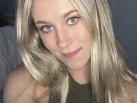 Innocent blonde Kyra