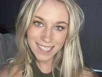 Innocent blonde Kyra