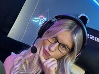 Innocent blonde Kyra