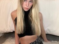 Innocent blonde Kyra