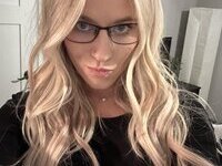 Innocent blonde Kyra