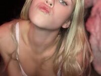 Innocent blonde Kyra